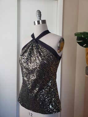 TAHARI Sequins Top Size Medium!